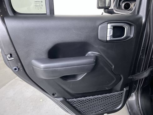 Used 2019 Jeep Wrangler Unlimited Sport S AWD/4WD image 18