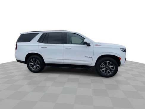 Used 2023 Chevrolet Tahoe Z71 w/ Luxury Package AWD/4WD image 3