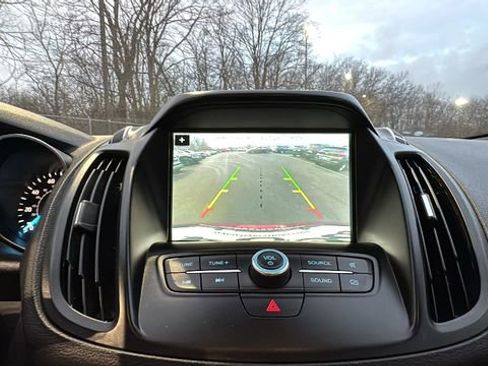 Used 2019 Ford Escape SE image 19