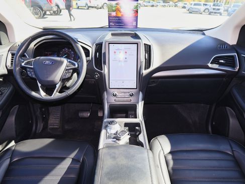Used 2024 Ford Edge SEL w/ Convenience Package image 16
