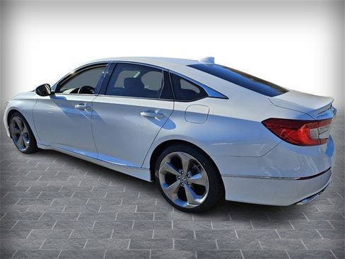 Used 2020 Honda Accord Touring image 5