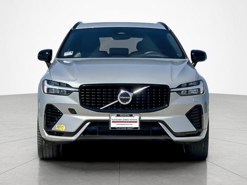Used 2022 Volvo XC60 T8 R-Design w/ Advanced Package AWD/4WD image 8