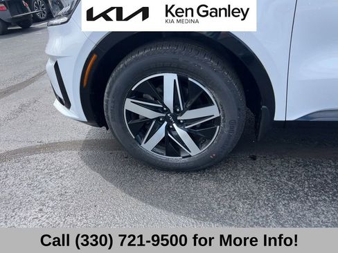 Certified 2023 Kia Sorento S w/ Panoramic Sunroof Package FWD image 17