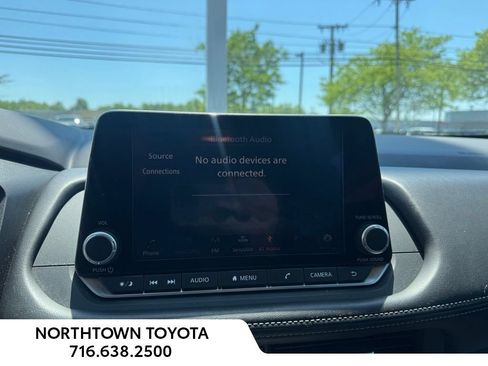 Used 2025 Nissan Rogue SV AWD/4WD image 10