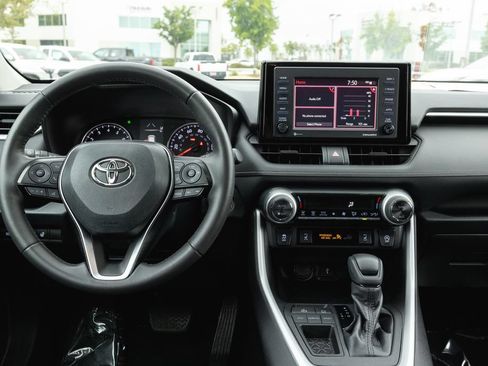 Certified 2020 Toyota RAV4 XLE w/ XLE Grade Weather Package FWD image 27