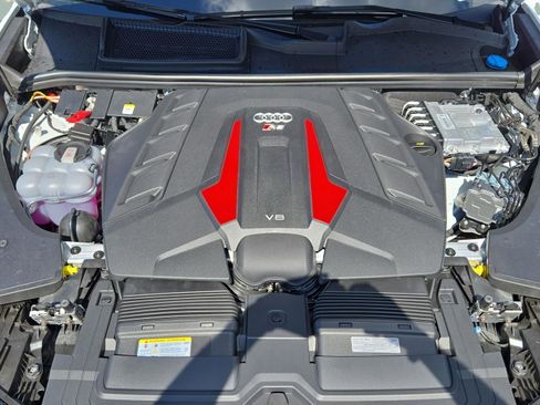 New 2026 Audi RS Q8 performance image 11