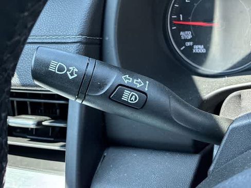Used 2024 GMC Terrain SLT FWD image 27