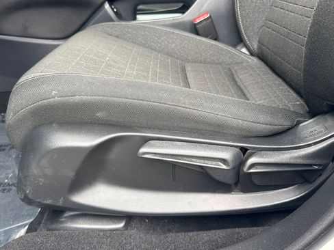 Used 2025 Honda HR-V LX image 14