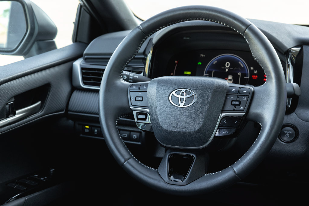 Certified 2025 Toyota Camry SE FWD image 27