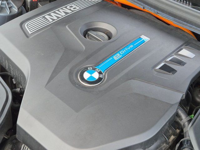 Used 2019 BMW 530e w/ Convenience Package RWD image 22