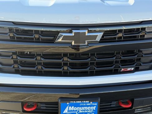 New 2026 Chevrolet Silverado 1500 LT Trail Boss w/ LPO, Dark Essentials Package image 4