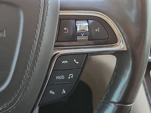 Used 2020 Lincoln Continental Reserve w/ Luxury Package AWD/4WD image 17