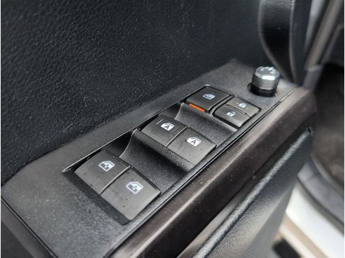 Used 2017 Toyota Tacoma TRD Off-Road image 14