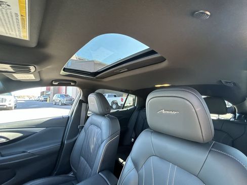 Used 2025 Buick Envista Avenir FWD image 19