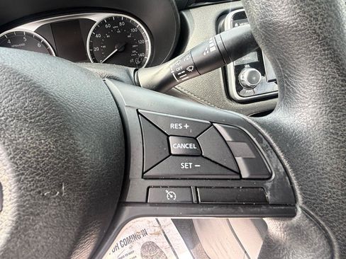Used 2024 Nissan Versa S FWD image 33