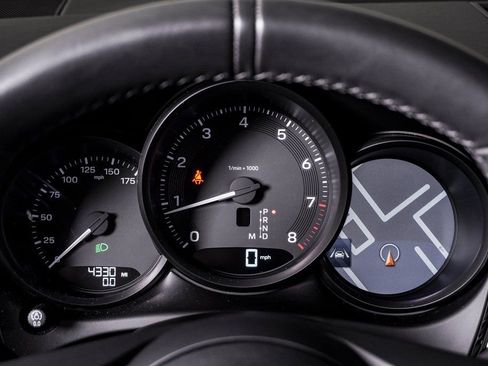 Certified 2025 Porsche Macan image 21