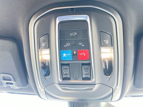 Used 2025 Jeep Grand Cherokee L Altitude AWD/4WD image 31