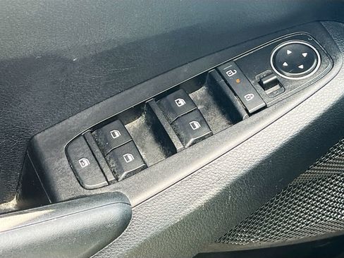 Used 2024 Kia Seltos LX AWD/4WD image 17