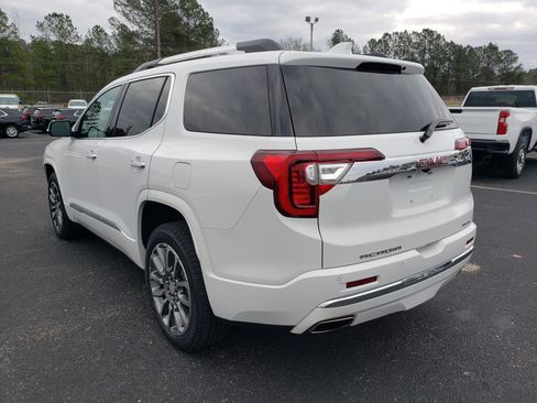 Used 2023 GMC Acadia Denali image 4