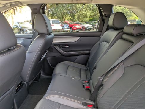 Used 2025 MAZDA CX-70 Plug-In Hybrid w/ Premium Pkg image 16