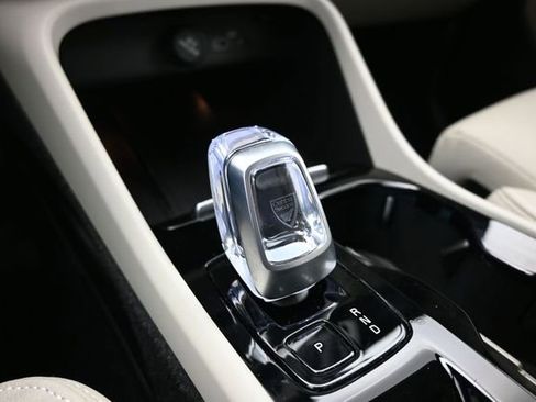 Used 2023 Volvo XC40 B5 Ultimate w/ Climate Package AWD/4WD image 11