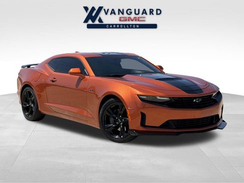 Used 2022 Chevrolet Camaro LT RWD image 1