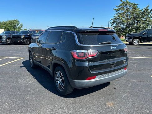 Used 2019 Jeep Compass Latitude FWD image 5