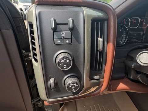 Used 2015 Chevrolet Silverado 1500 High Country w/ High Country Premium Package AWD/4WD image 20