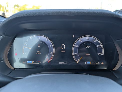 Used 2025 Jeep Grand Cherokee L Altitude AWD/4WD image 21