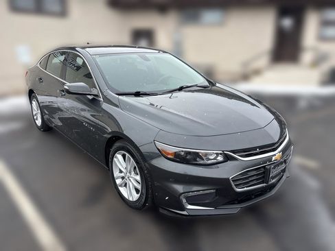 Used 2018 Chevrolet Malibu Hybrid image 1