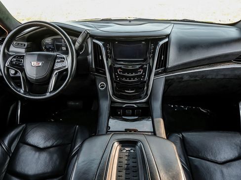 Used 2016 Cadillac Escalade Platinum image 15