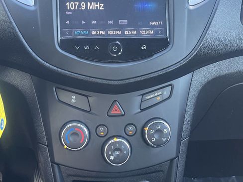 Used 2016 Chevrolet Trax LS image 12