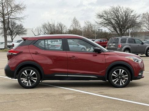 Used 2020 Nissan Kicks SR image 3