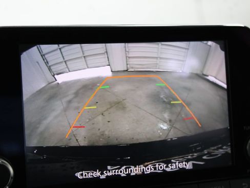 Used 2024 Nissan Altima 2.5 SV FWD image 41