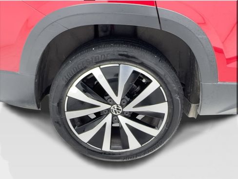 Used 2022 Volkswagen Taos SE FWD image 16
