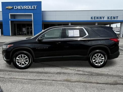 Used 2021 Chevrolet Traverse LT FWD image 32