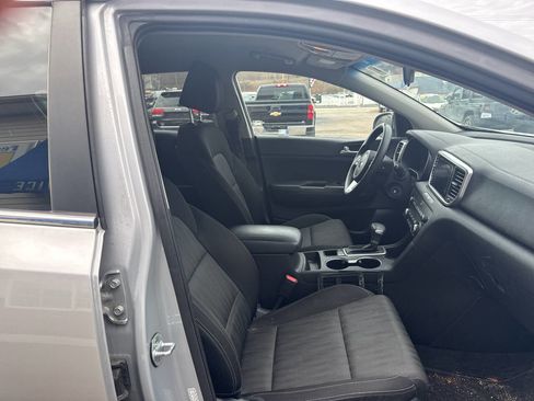 Used 2020 Kia Sportage LX image 8