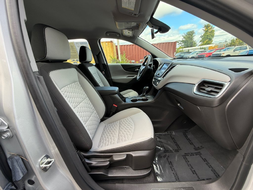 Used 2020 Chevrolet Equinox LS FWD image 23