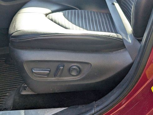 Used 2022 Toyota Highlander XSE FWD image 19