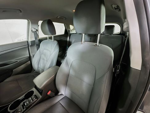 Used 2020 Hyundai Tucson SE image 19