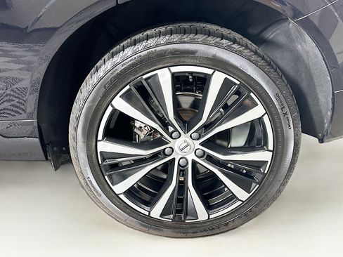 Used 2023 Volvo XC60 B5 Plus w/ Climate Package image 11