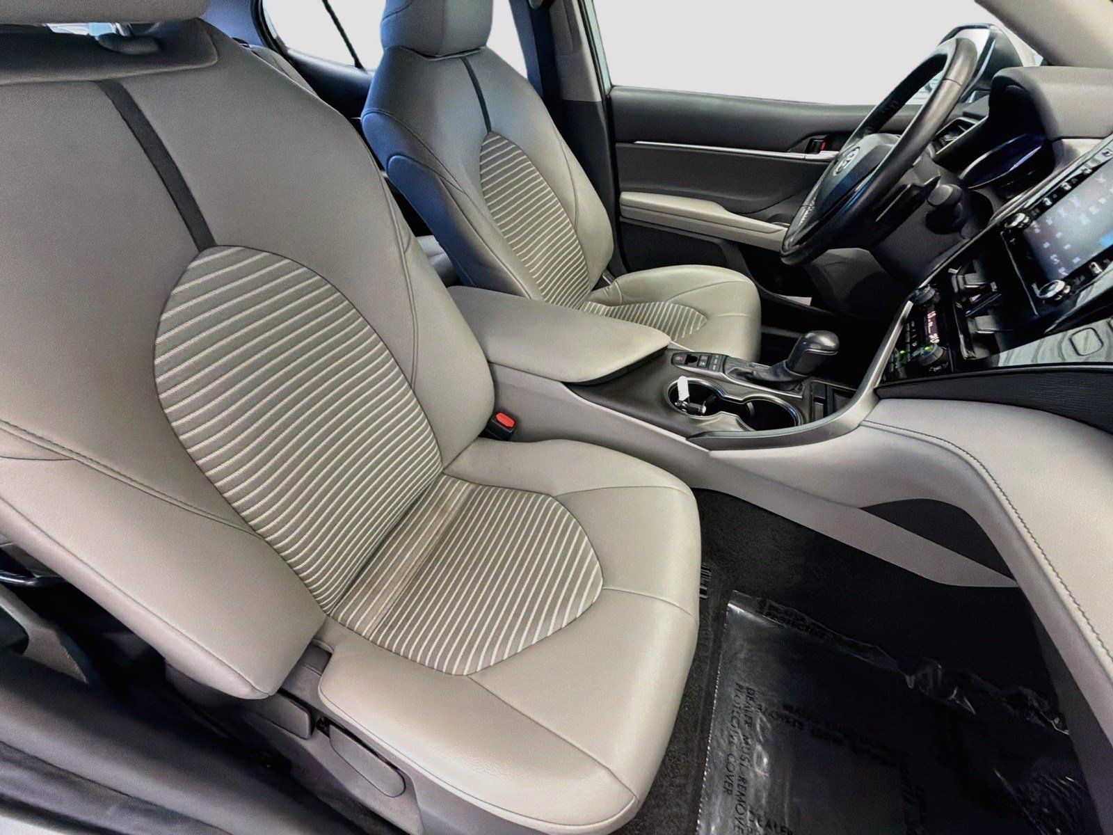 Used 2021 Toyota Camry SE FWD image 15