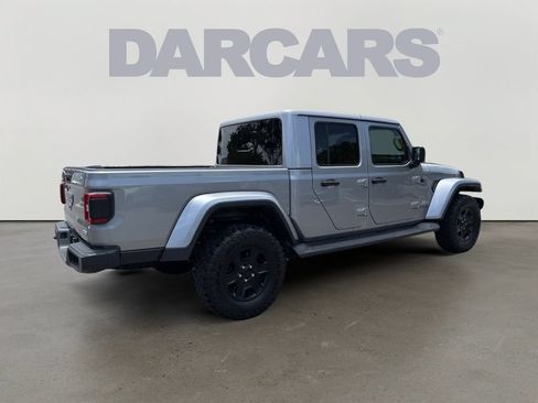 Used 2020 Jeep Gladiator Overland w/ Dual Top Group AWD/4WD image 7