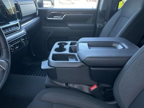 Used 2025 Chevrolet Silverado 2500 LT w/ Convenience Package AWD/4WD image 21