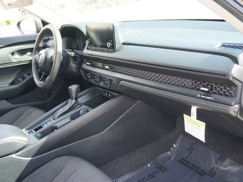Used 2023 Honda Accord EX image 12