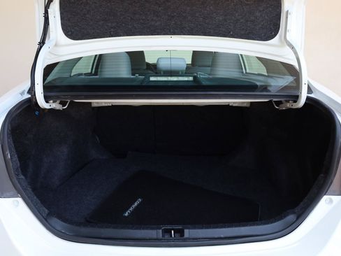 Used 2014 Toyota Corolla LE FWD image 12