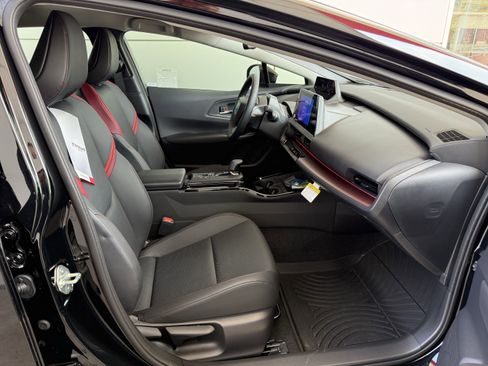 Certified 2025 Toyota Prius Plug-In Hybrid image 21