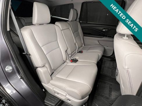 Used 2022 Honda Pilot Touring image 12