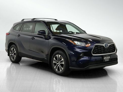 Used 2022 Toyota Highlander XLE image 8
