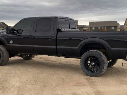 Used 2015 Ford F250 Lariat w/ Lariat Interior Package image 6